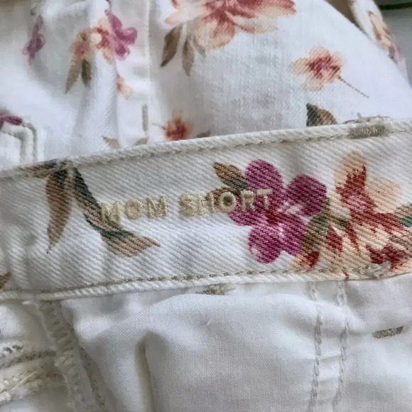 American Eagle NWOT Denim Floral Mom Shorts Women 2 - Picture 8 of 10